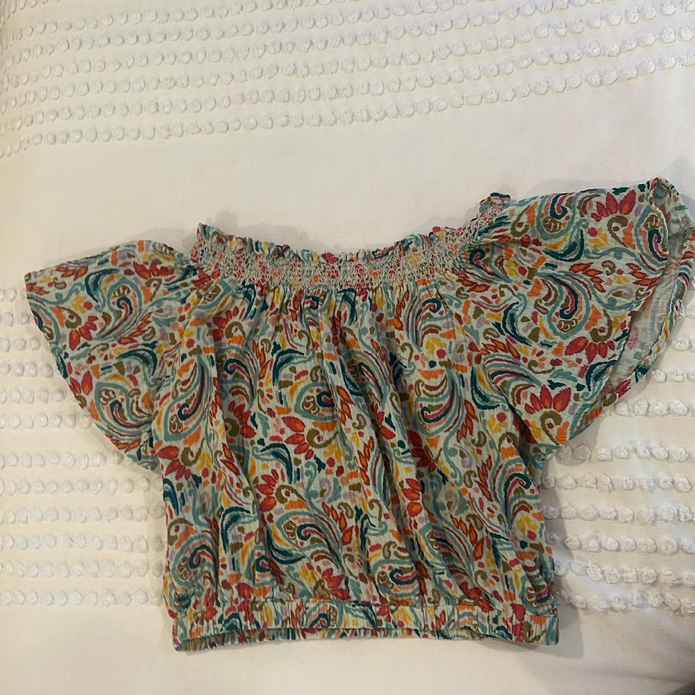 Super cute cropped top.